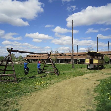 Nyirfaliget Lovaskemping Es Turistahaz 호텔 Nyíregyháza 외부 사진